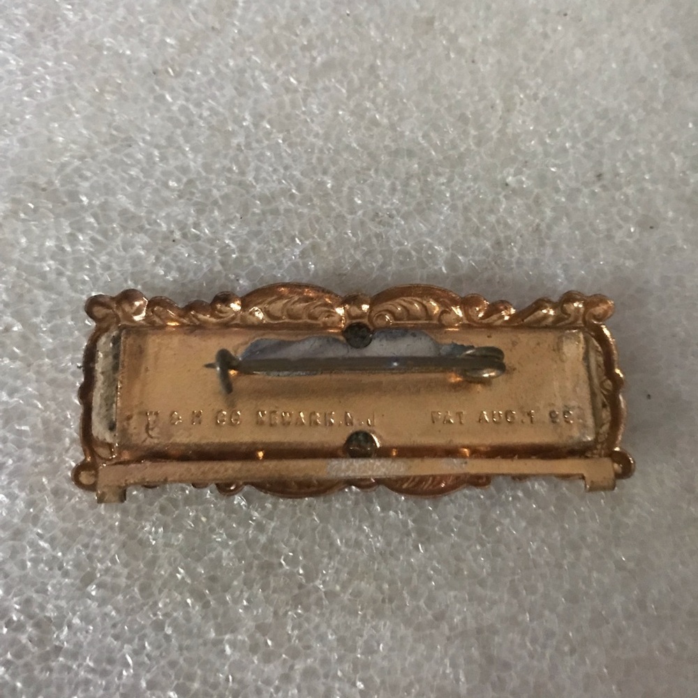 Gold Domestic Assistant Superintendent Pin - Picture 4 of 4